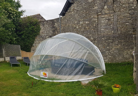 Jacuzzi with SunnyTent