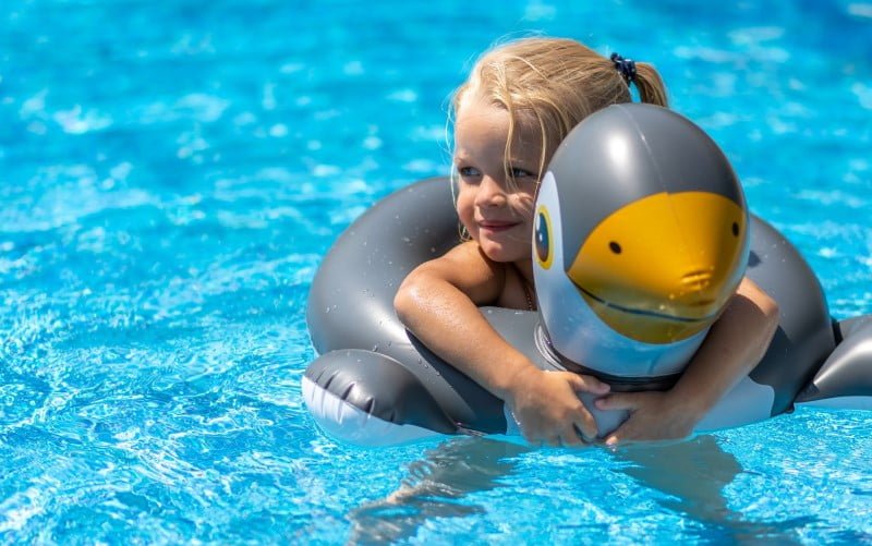 Chauffer son eau de piscine à moindre coût ? Voici la solution !